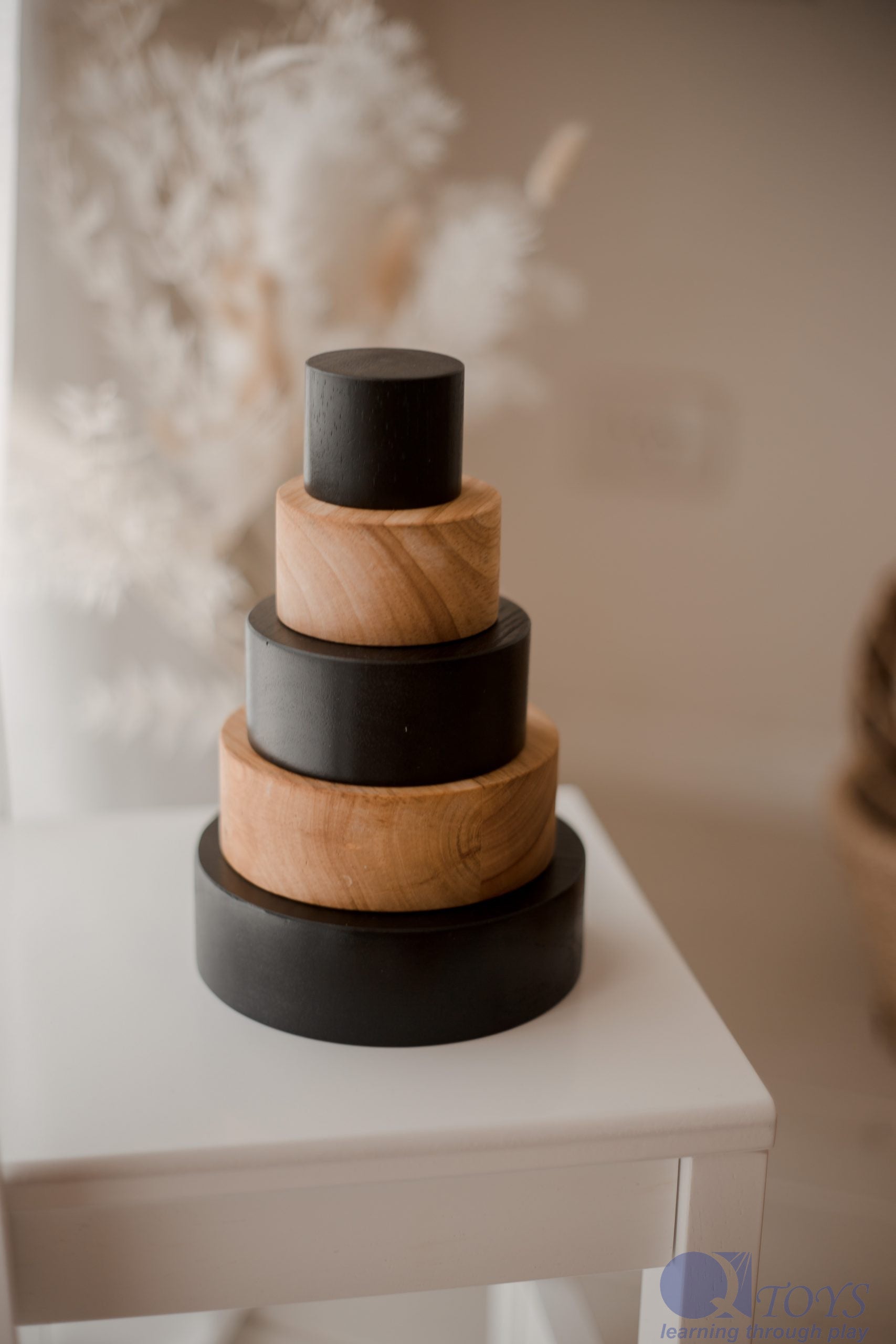 Contrast Colour Stacking Bowls